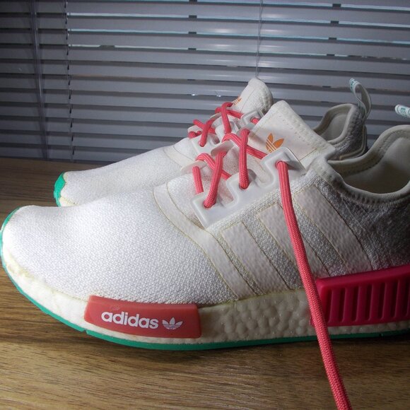 Adidas Women's NMD R1 Originals White Pink GZ4964 Size 7.5 - Picture 1 of 4